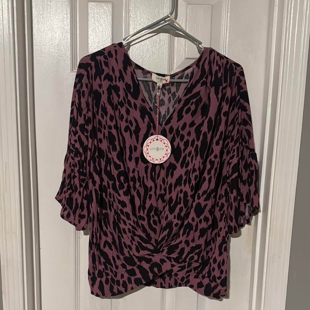 Umgee Mauve and Black Leopard Twist-Front V-Neck Top